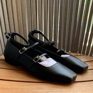 Quince Black Women's Italian Leather Strappy Ballet Flat